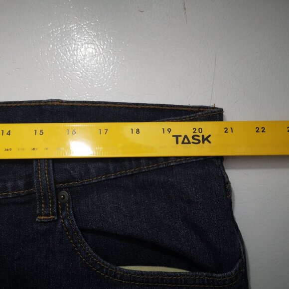 Denver Hayes Men's Size 42/30 Medium Wash Straight Fit Blue Jeans - Picture 10 of 12